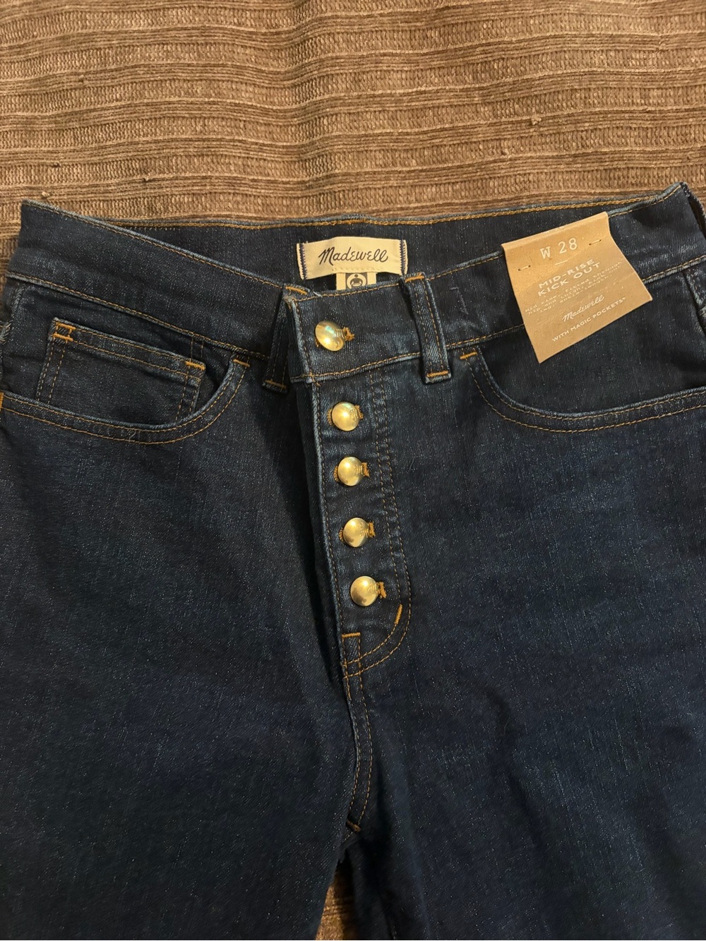 Madewell Women’s Dark Indigo Straight midrise kickout Jeans with Button-Fly NWT